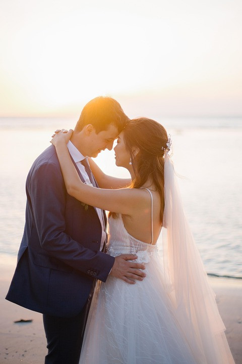 couples successful woman and men